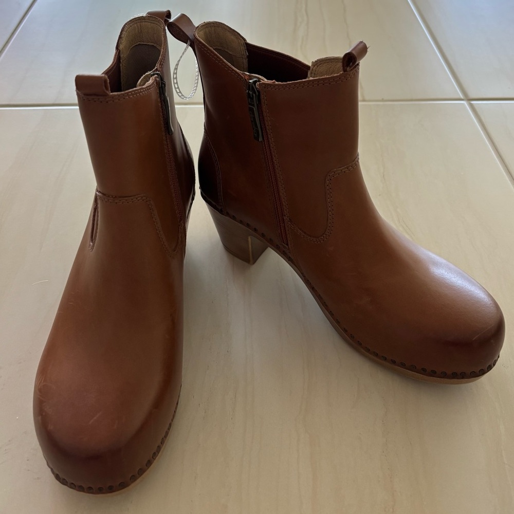 NWT Dansko Shayna Heeled Chelsea Ankle Boots Calf Leather Sz 39 (US 8.5-9) - Picture 6 of 6